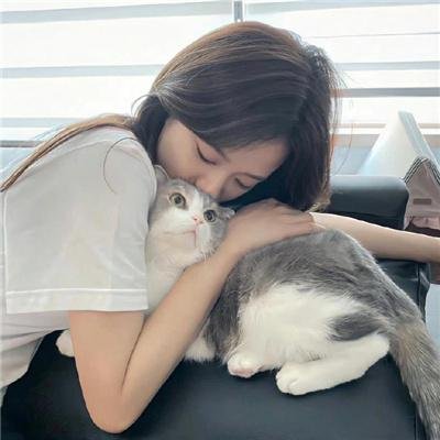 跳舞的红色公交